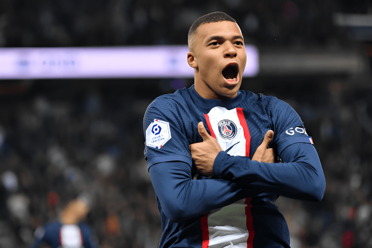 Kylian Mbappé's iconic goal celebration lights up the French Ligue 1.