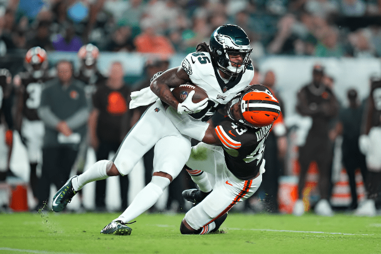 Eagles' Cleveland, Ojomo Carted Off With Neck Injuries - SPORTS DRIBBLE