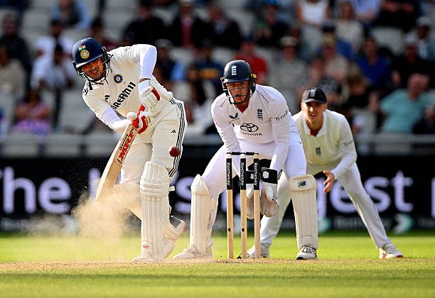 Shubman Gill playing shot in India vs England test 2025.