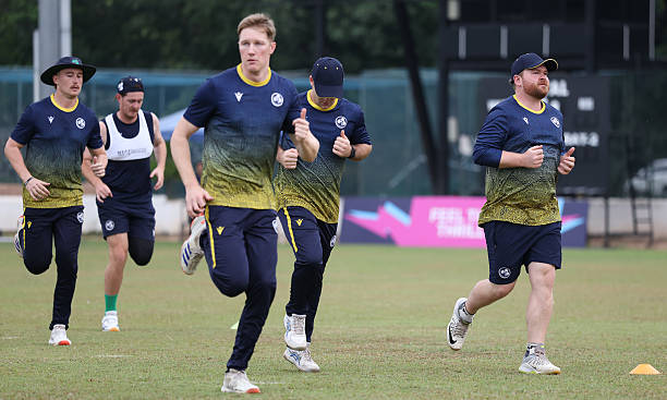 Ireland players practice.